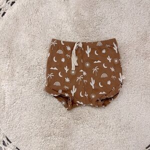 Jax & Lennon neutral shorties 3/4 year